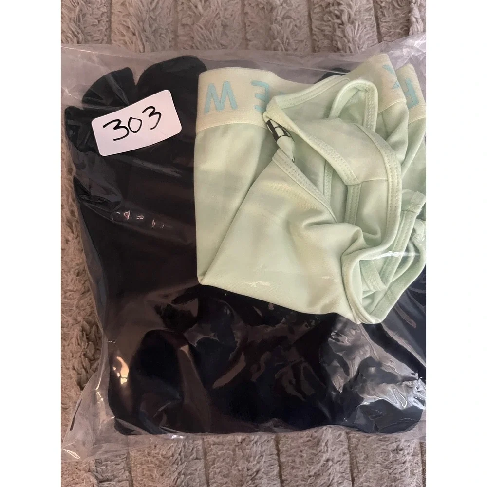 Bundle Zara Girls Black Heart Sweatshirt and Mint New York Sports Bra Size 6-7